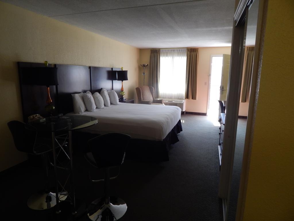Ramada Branson Hotel And Resort Екстериор снимка