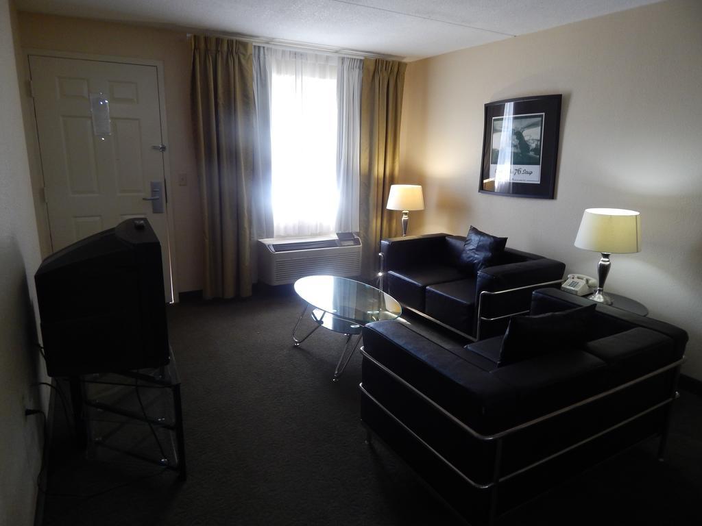 Ramada Branson Hotel And Resort Екстериор снимка