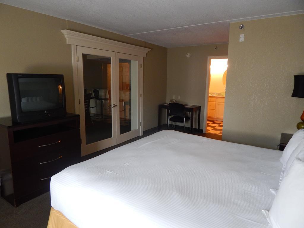 Ramada Branson Hotel And Resort Екстериор снимка
