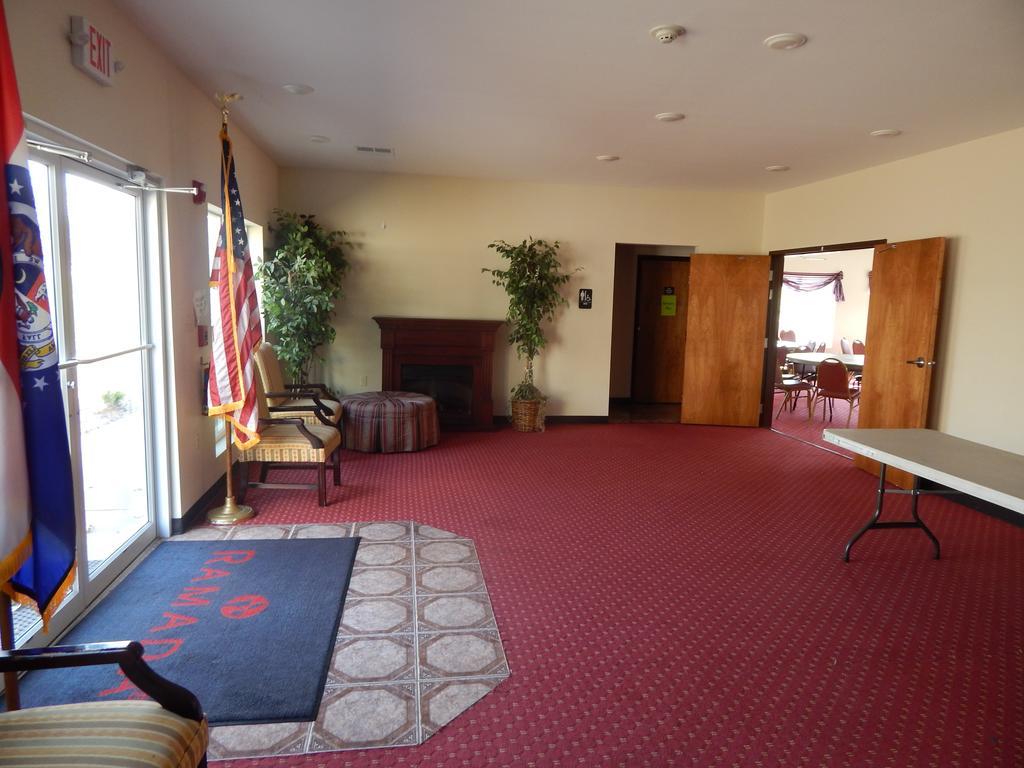 Ramada Branson Hotel And Resort Екстериор снимка