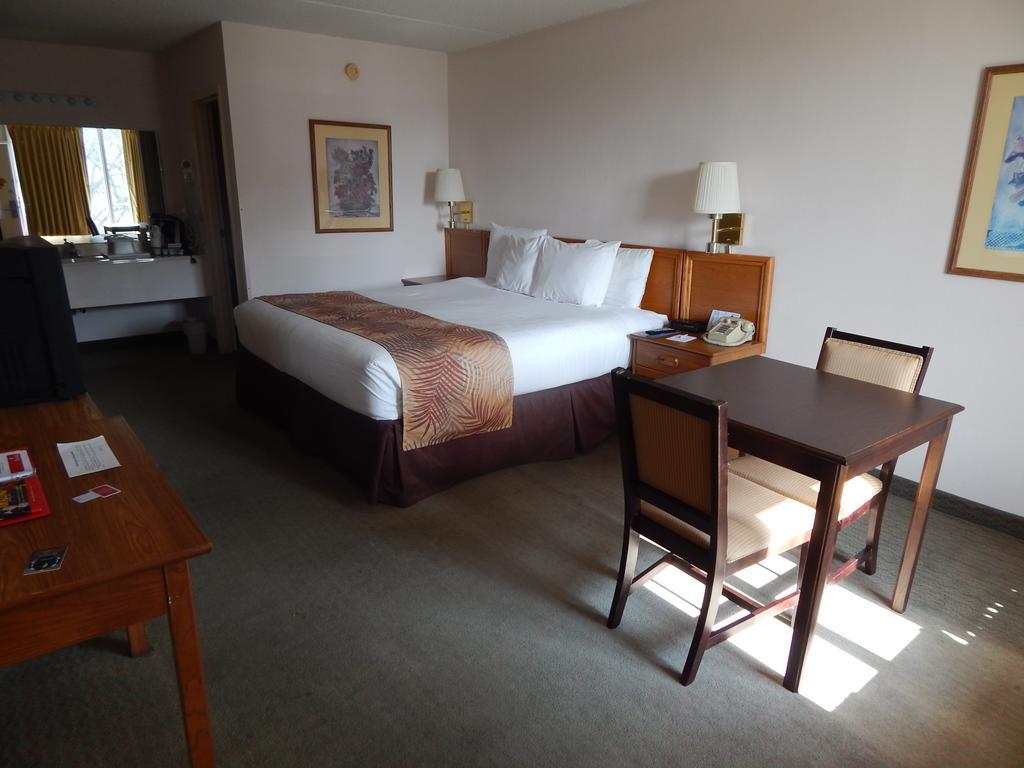 Ramada Branson Hotel And Resort Екстериор снимка